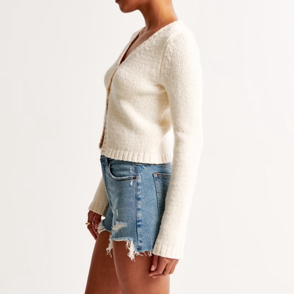 Abercrombie & Fitch High Rise Mom Short Distressed Blue Women’s Size 2 or 26 - Picture 2 of 7